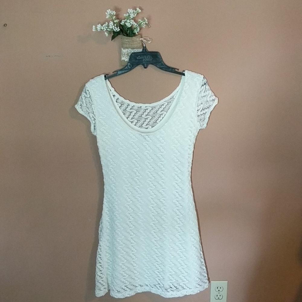 Lace Dress - Picture 2 of 4